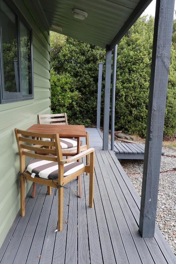 Church Bay Cabin: Sunny, Great Views Apartman Lyttelton Kültér fotó